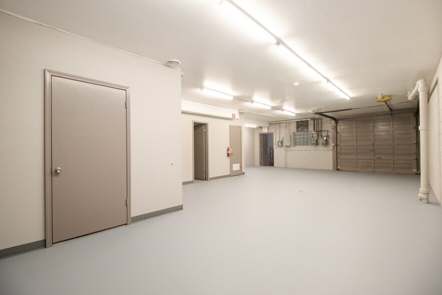 2919 W Irving Park Rd, Chicago, IL à vendre - Photo intérieure - Image 3 de 25