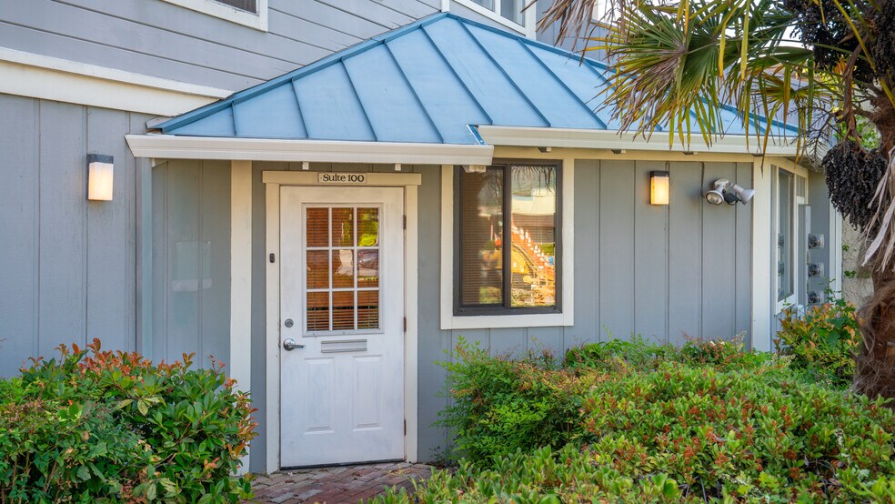 367-387 N State St, Ukiah, CA à vendre - Photo du bâtiment - Image 3 de 16