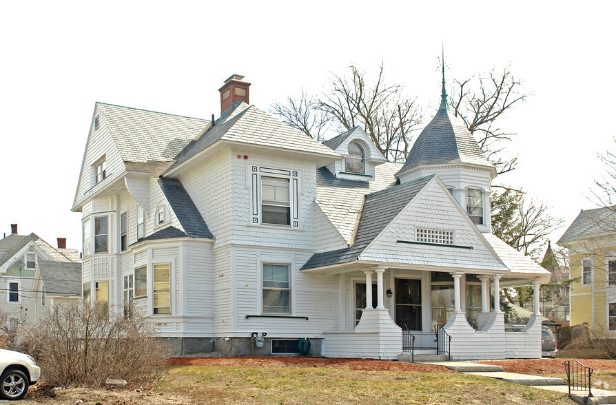 121 Bay St, Manchester, NH à vendre - Photo principale - Image 1 de 1