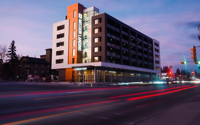Plus de détails pour 8 Mission Rd SW, Calgary, AB - Commerce de détail à louer