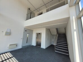 100 Eureka Park, Ashford for lease Interior Photo- Image 2 of 2
