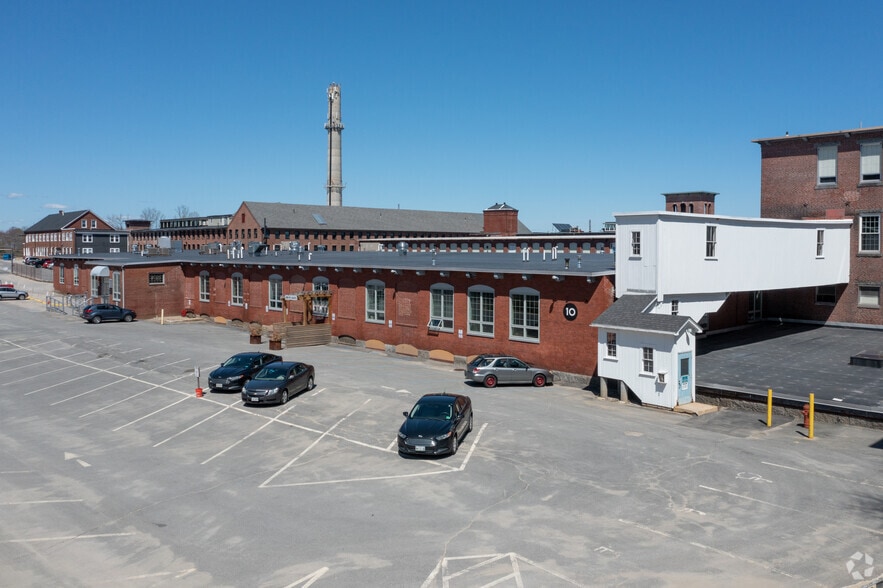 10 W Point Ln, Biddeford, ME for lease - Primary Photo - Image 1 of 10