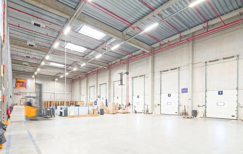 Office in Neuville-en-Ferrain for lease Building Photo- Image 1 of 5