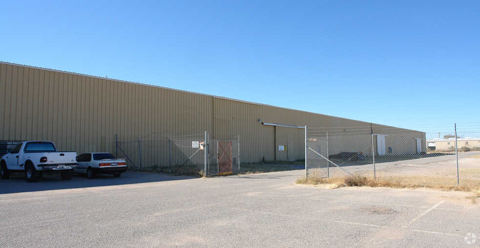 381 S Darrington Rd, El Paso, TX for lease - Building Photo - Image 2 of 10