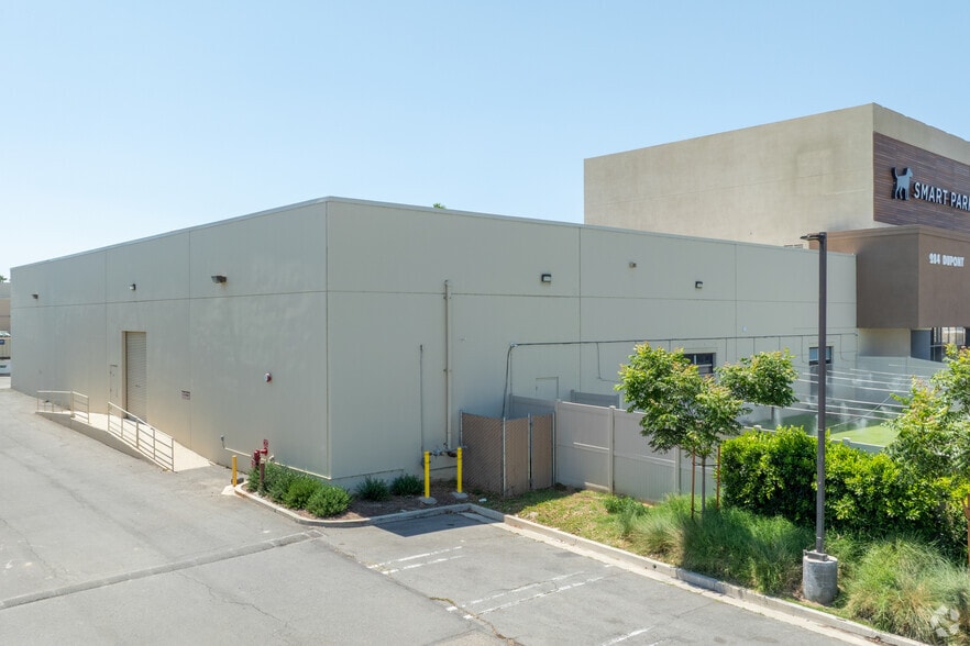 284 DuPont St, Corona, CA for sale - Building Photo - Image 2 of 3