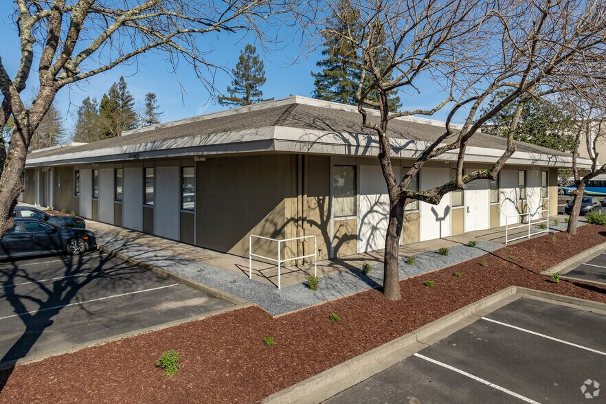 2099 Range Ave, Santa Rosa, CA à vendre - Photo du bâtiment - Image 2 de 4