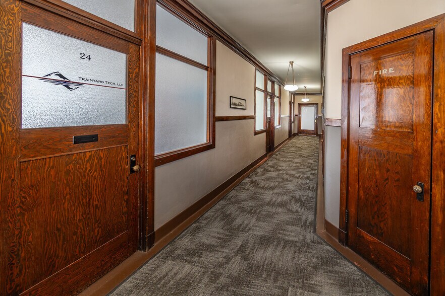 115-125 NW Oregon Ave, Bend, OR for lease - Building Photo - Image 2 of 4