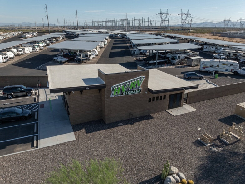 RV and Boat Storage Portfolio portfolio of 2 properties for sale on LoopNet.ca - Building Photo - Image 1 of 11