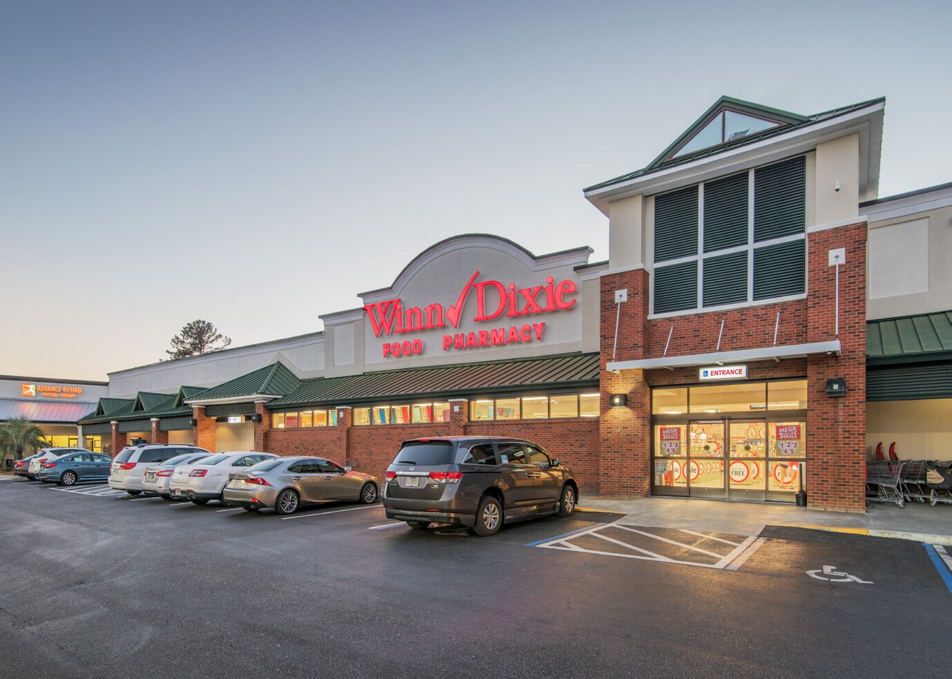 212 Retreat Vlg, Saint Simons Island, GA à louer Photo du bâtiment- Image 1 de 12