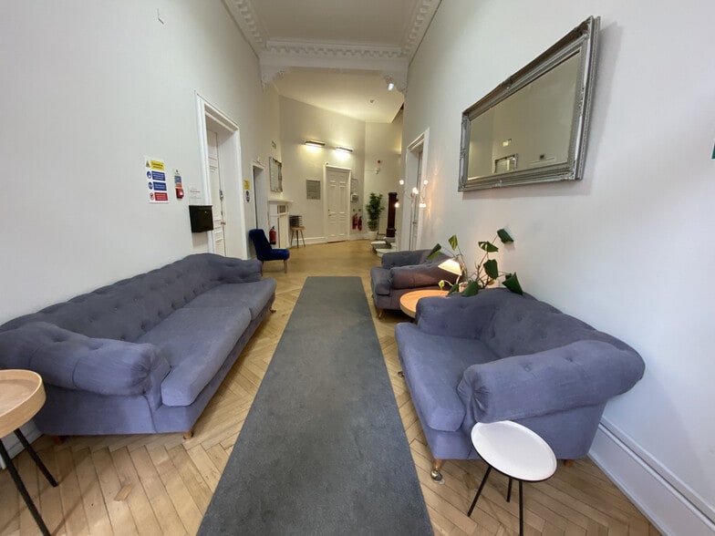 22 Drumsheugh Gdns, Edinburgh for lease - Interior Photo - Image 2 of 7