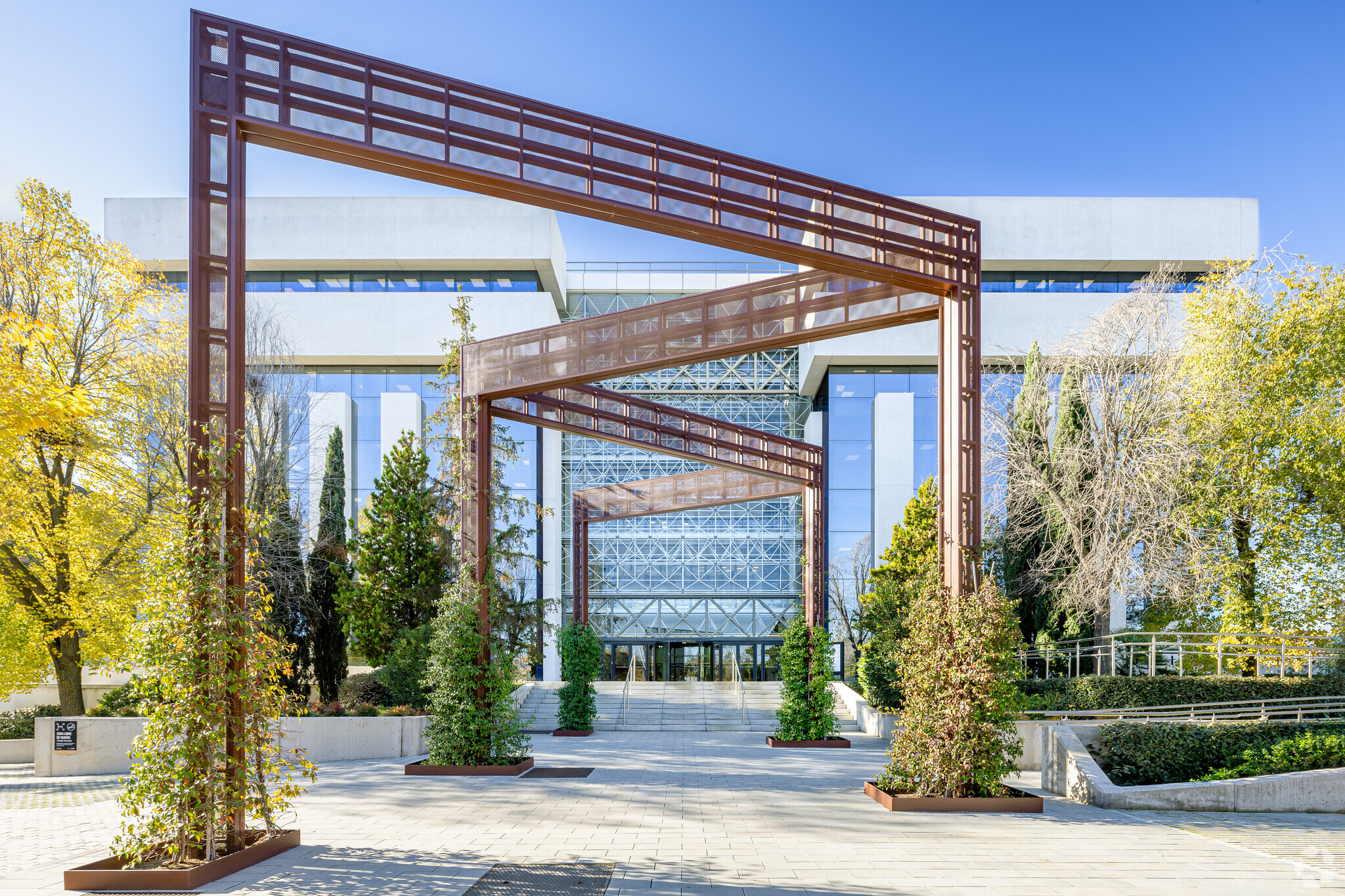 Calle Ribera del Loira, 16 - 18, Madrid, Madrid for lease Building Photo- Image 1 of 26