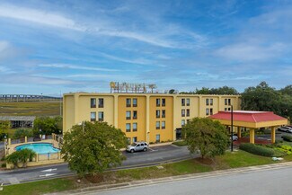 Plus de détails pour 11 Ashley Point Dr, Charleston, SC - Services hôteliers à vendre