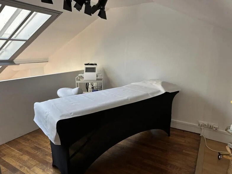 18 Rue D'Armenonville, Neuilly-sur-Seine à louer - Photo intérieure - Image 3 de 3