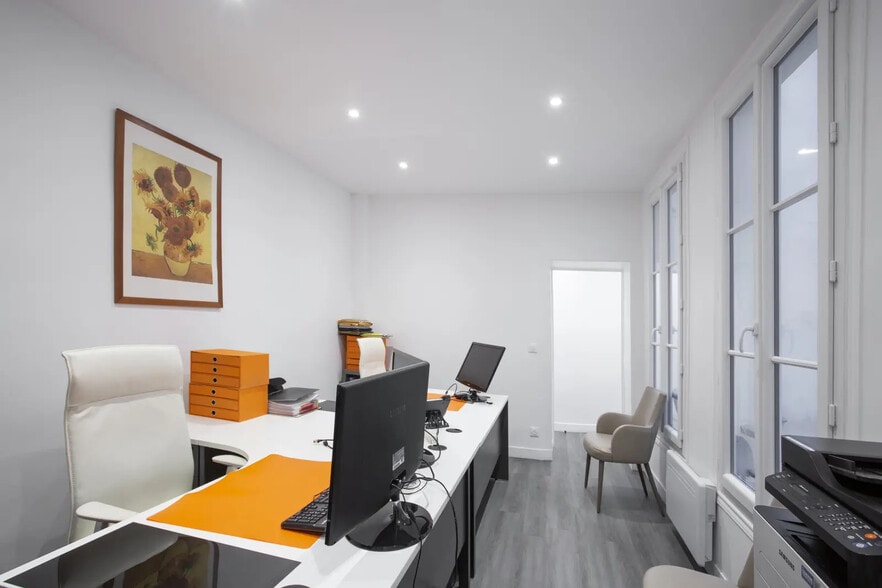 11 Rue Blanche, Paris for sale - Interior Photo - Image 3 of 22