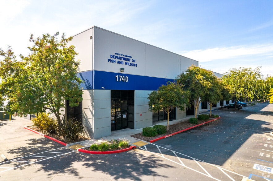 1740-1790 N Market Blvd, Sacramento, CA for lease - Primary Photo - Image 1 of 9