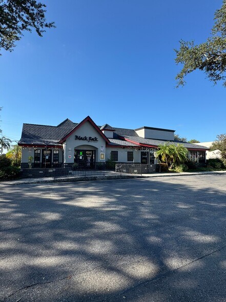 11702 N Dale Mabry Hwy, Tampa, FL à louer - Photo du bâtiment - Image 1 de 2