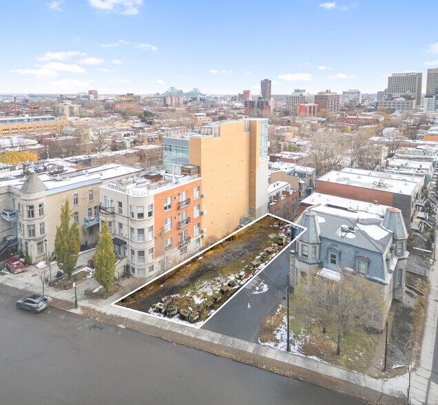 St Sherbrooke E, Montréal, QC à vendre - Photo du bâtiment - Image 1 de 3