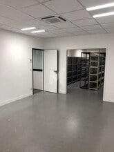 Flex in Évry-Courcouronnes for lease Interior Photo- Image 2 of 3