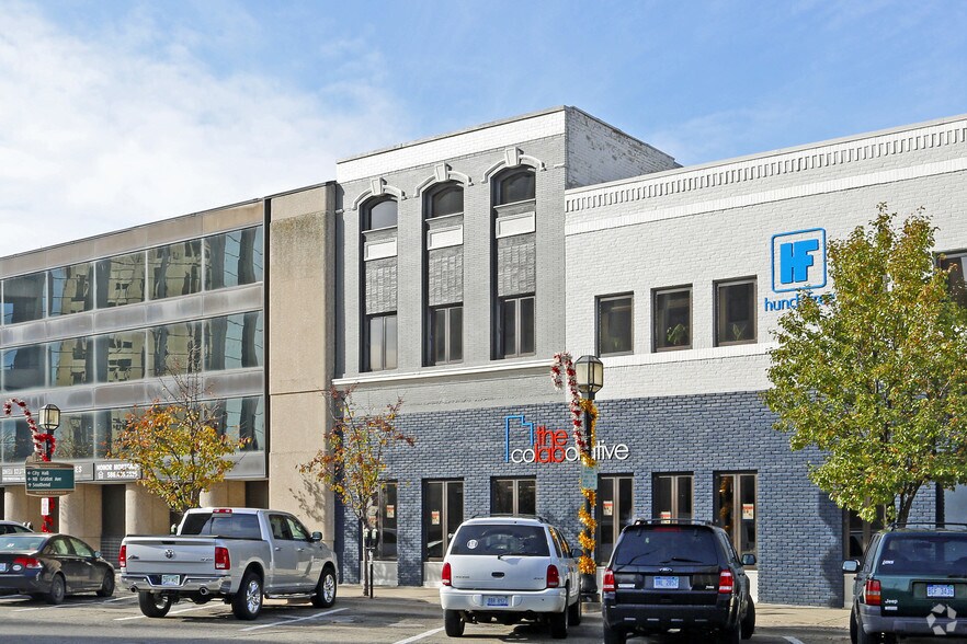 21 N Main St, Mount Clemens, MI à louer - Photo principale - Image 1 de 18