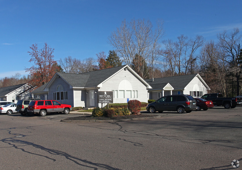 139 Hazard Ave, Enfield, CT for sale - Primary Photo - Image 1 of 1