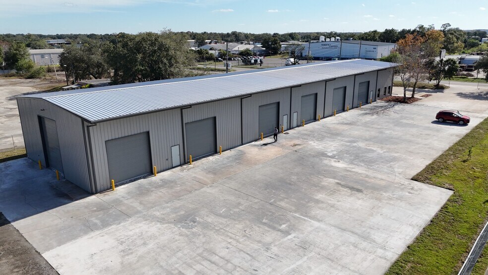 327 Thorpe Rd, Orlando, FL à louer - Photo du bâtiment - Image 2 de 3