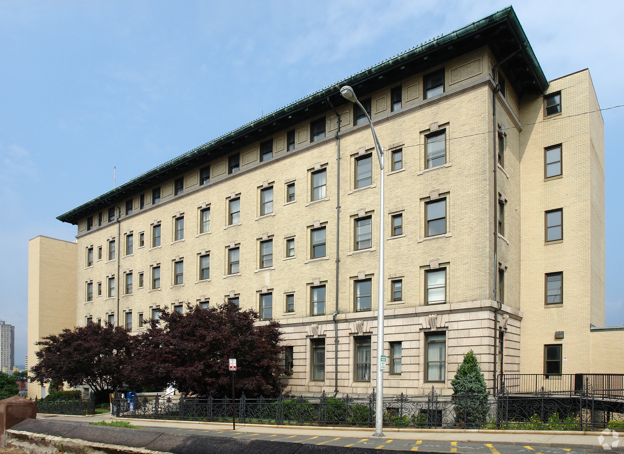 140 High St, Springfield, MA à vendre Photo principale- Image 1 de 1