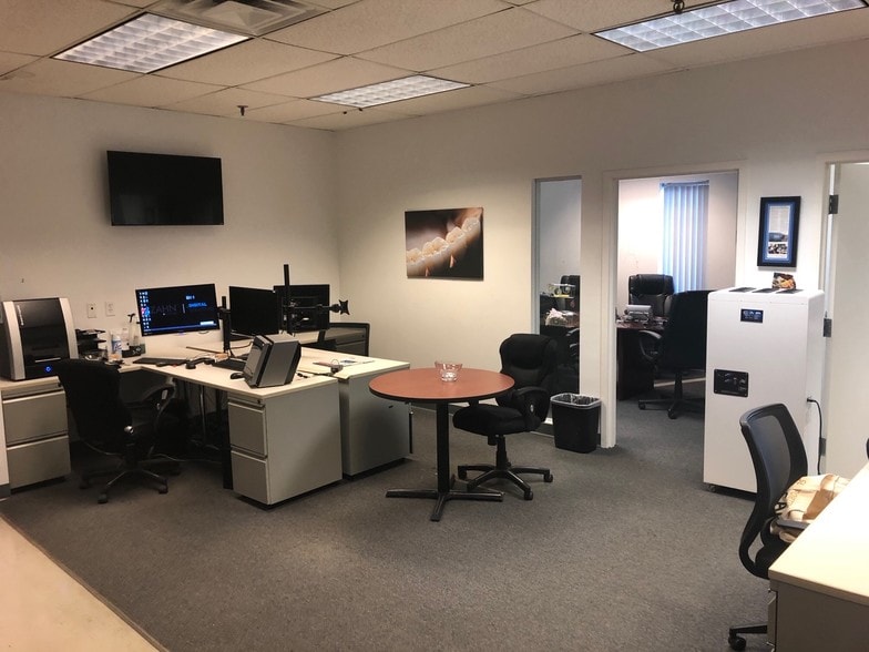 85 Maple Ave, Stoneham, MA for lease - Interior Photo - Image 2 of 13