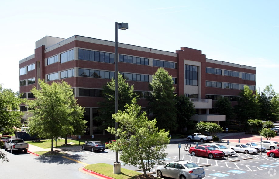 17500 Chenal Pky, Little Rock, AR à louer - Photo du bâtiment - Image 1 de 2