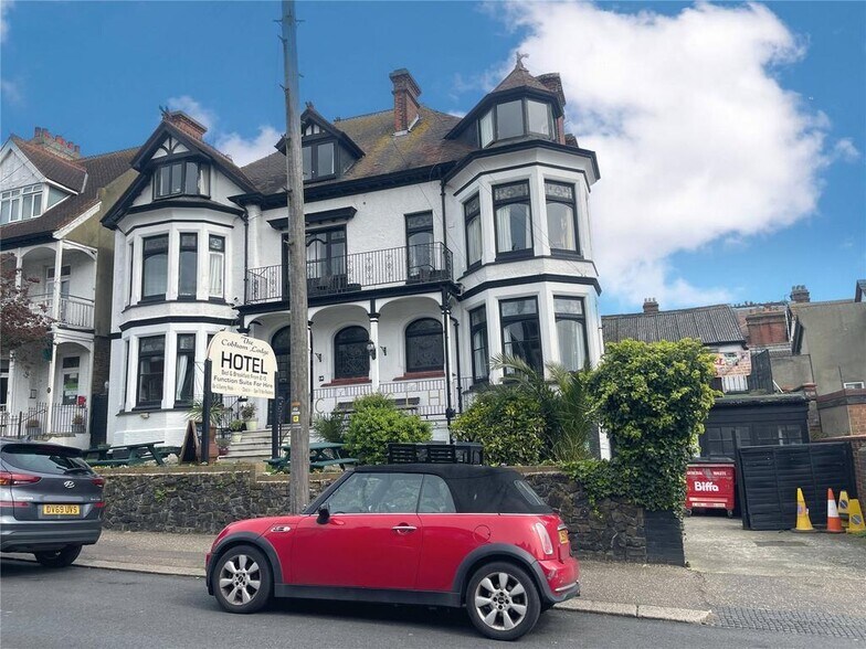 2 Cobham Road, Westcliff On Sea à louer - Photo du bâtiment - Image 1 de 3