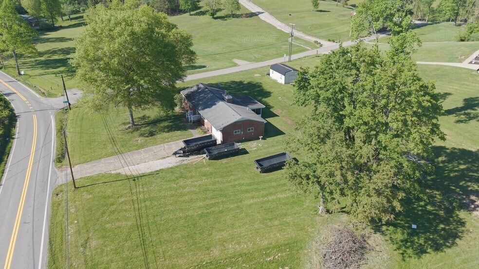 390 Hurricane Creek Rd, Hurricane, WV à vendre - Vidéo sur l’inscription commerciale - Image 2 de 20