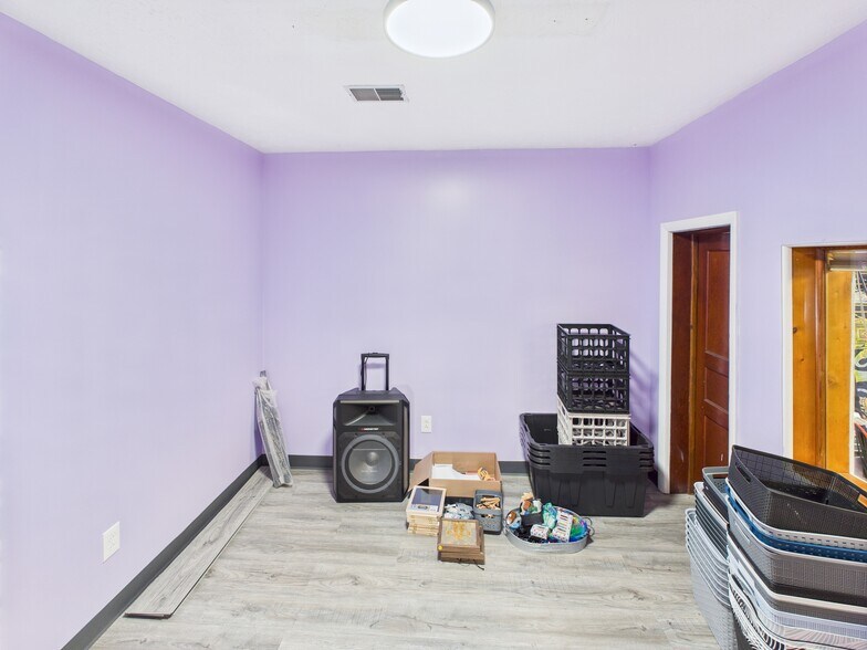 2404 Grant Ave, Saint Albans, WV à vendre - Photo intérieure - Image 3 de 13