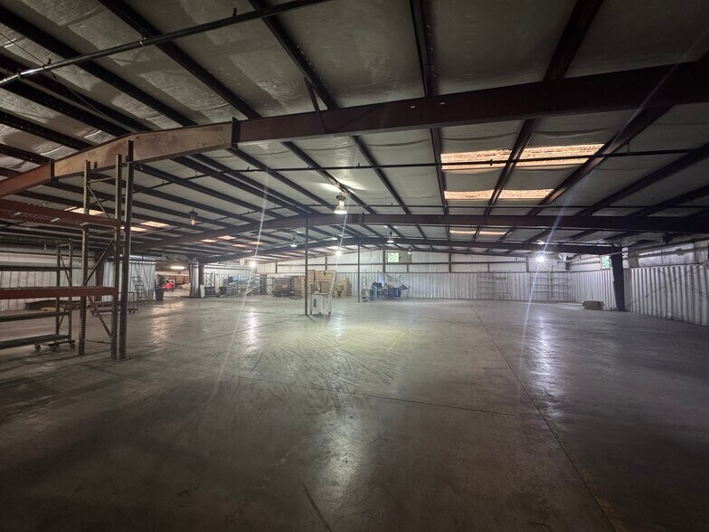 733 Glendale Rd, Scottdale, GA à louer - Photo du bâtiment - Image 3 de 4