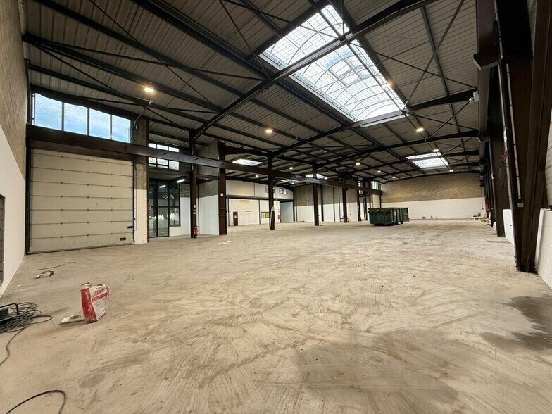 Flex dans Le Thillay à louer - Photo du bâtiment - Image 2 de 10