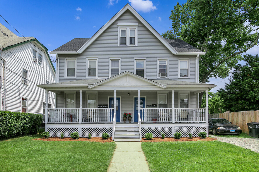 96 Lockwood Ave, Stamford, CT à vendre - Photo principale - Image 1 de 1