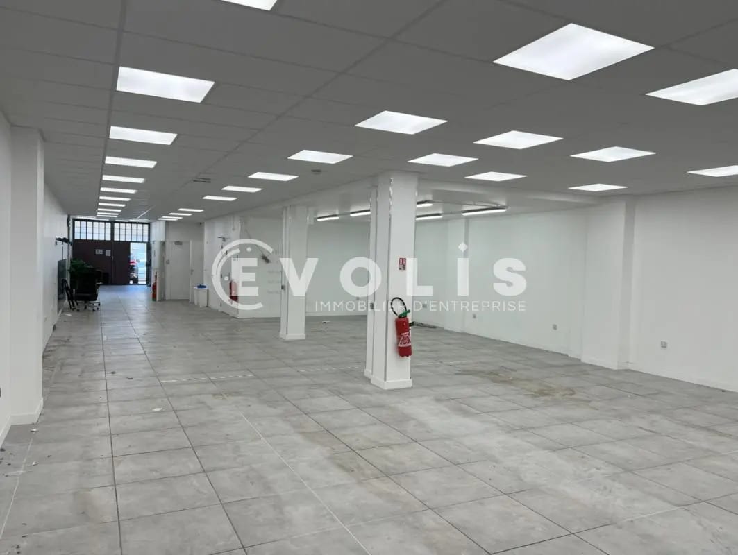 Flex in Clamart for lease Building Photo- Image 1 of 19