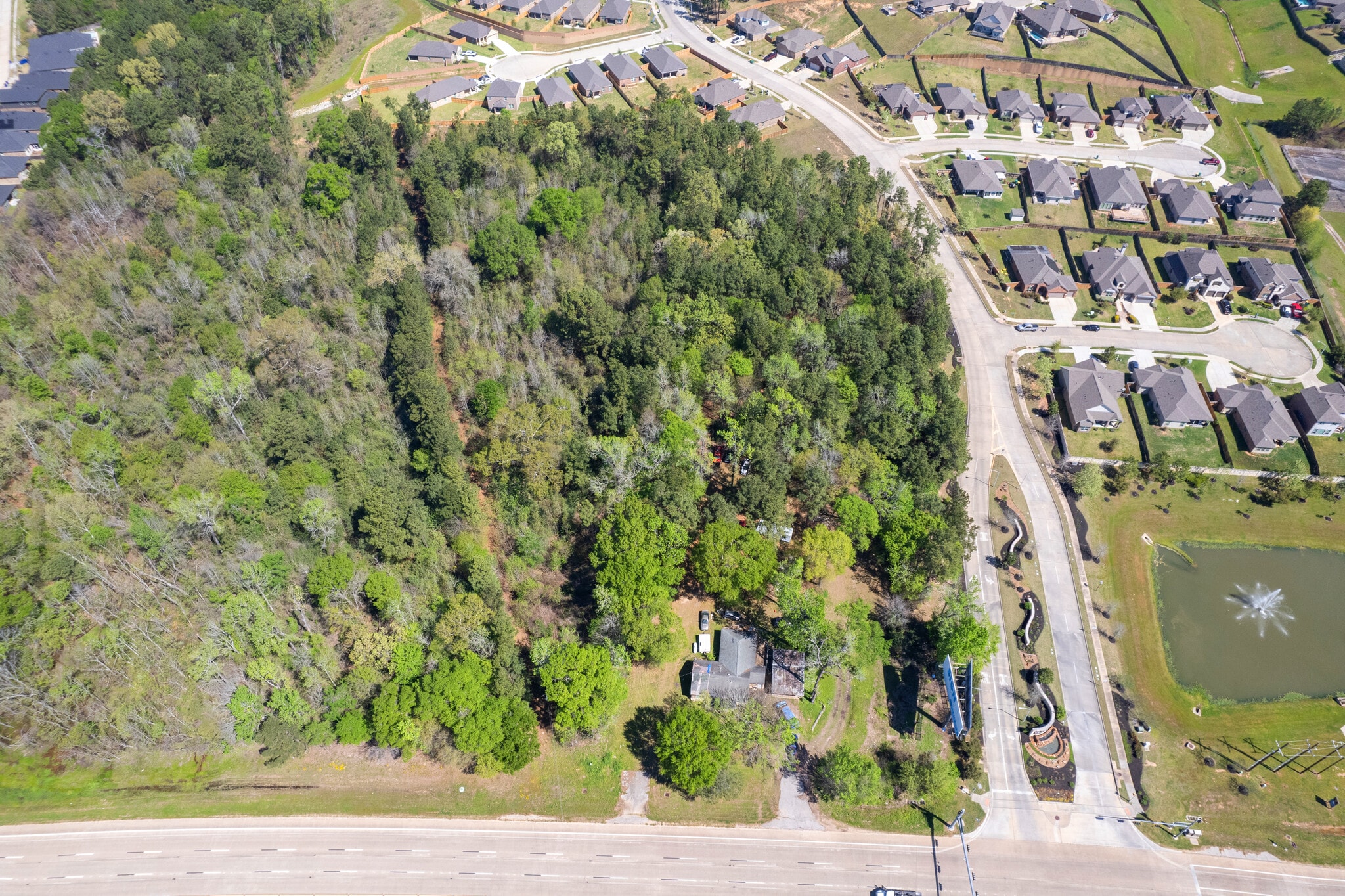 6020 W Davis St, Conroe, TX for sale Primary Photo- Image 1 of 11