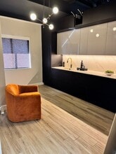 800 Harbour Dr, Naples, FL for lease Interior Photo- Image 2 of 4