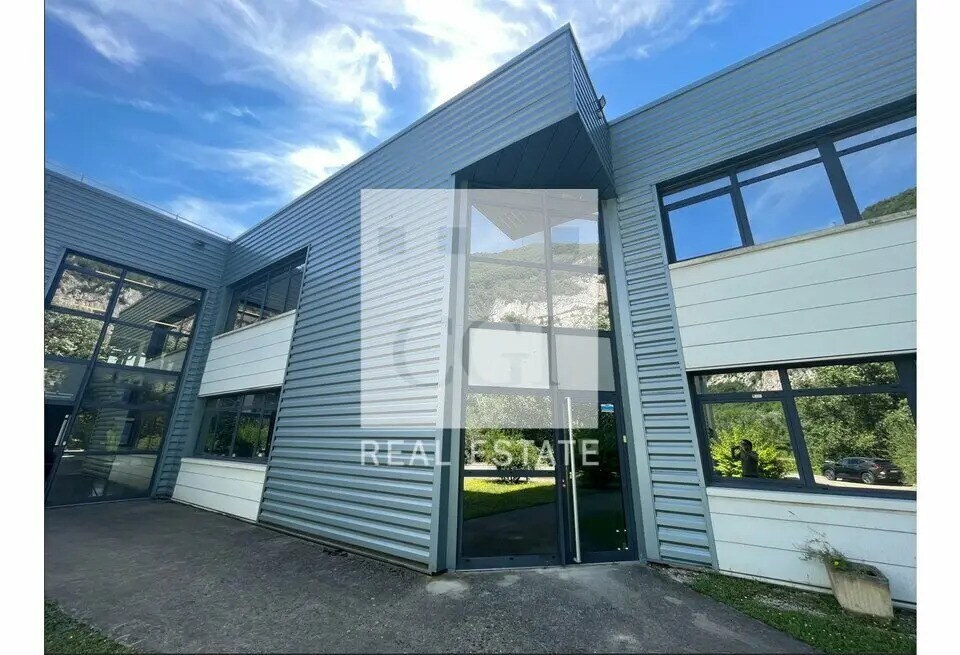 Flex dans Échirolles à louer Photo du bâtiment- Image 1 de 9