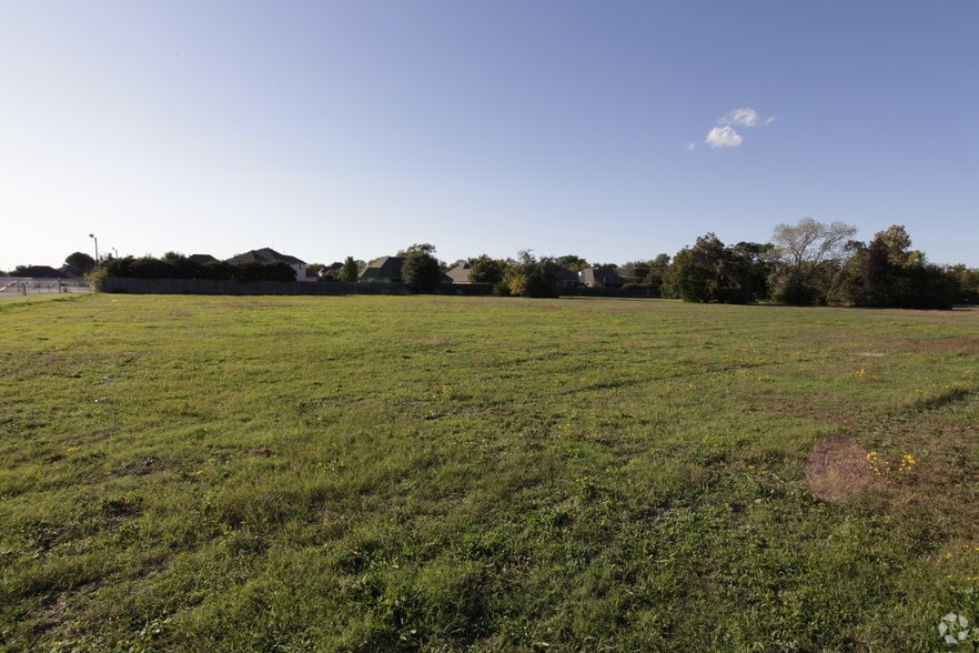 2500 Smith Barry Rd, Pantego, TX à vendre - Photo du bâtiment - Image 2 de 3