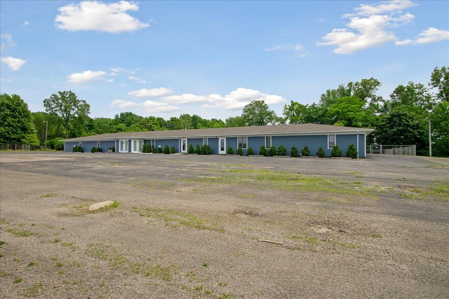 643 Bodey Cir, Urbana, OH for sale - Building Photo - Image 1 of 1