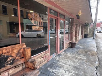 Plus de détails pour 366 Main St, Madison, WV - Vente au détail à vendre