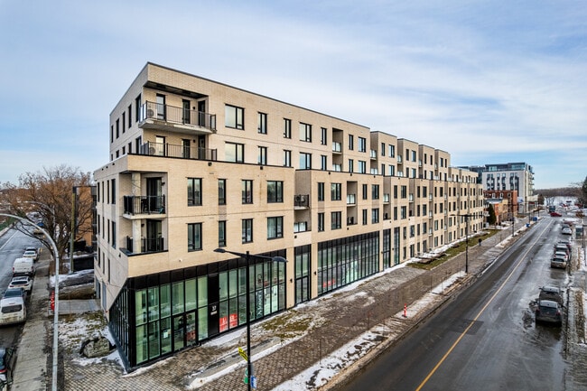 More details for 37 Av Broadway, Montréal, QC - Retail for Lease