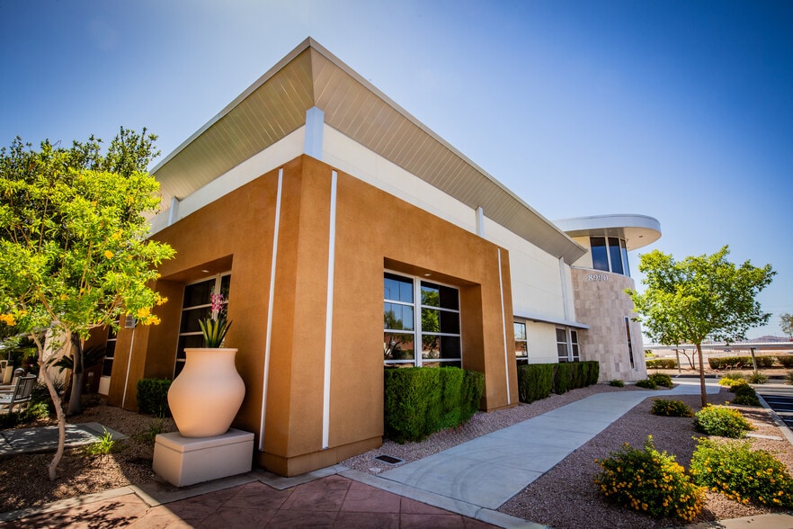 8990 Spanish Ridge Ave, Las Vegas, NV à louer - Photo du bâtiment - Image 3 de 11