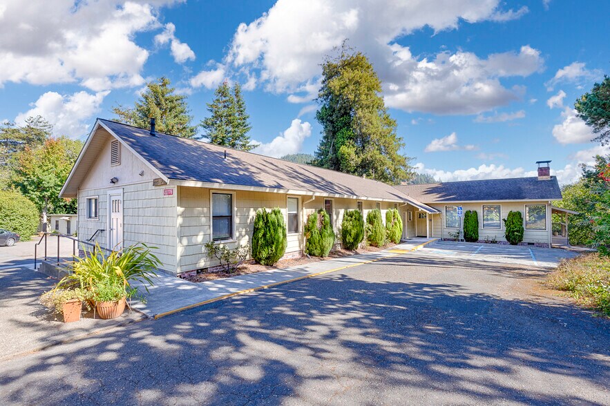 22776 Moscow Road rd, Monte Rio, CA à vendre - Photo du bâtiment - Image 1 de 14