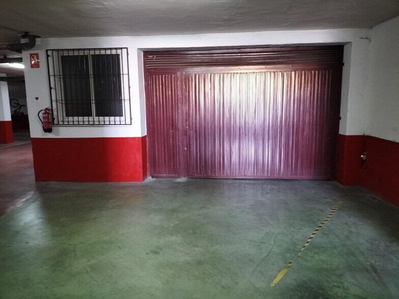 Industrial in Cox, Alicante for sale - Interior Photo - Image 1 of 5