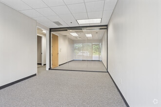 1000 Holcomb Woods Pky, Roswell, GA for lease Interior Photo- Image 2 of 3