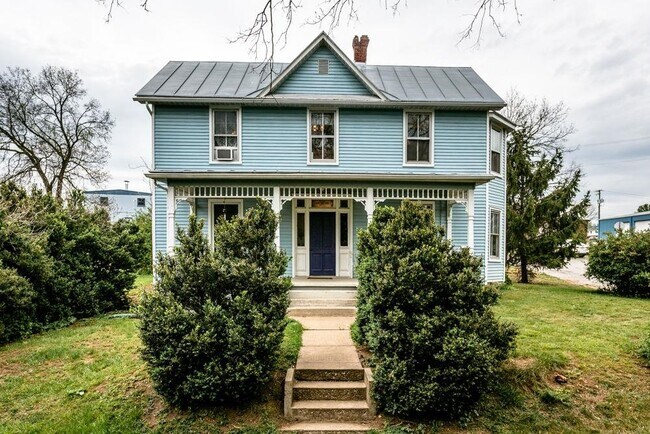 More details for 133 W Springbrook Rd, Broadway, VA - Specialty for Sale