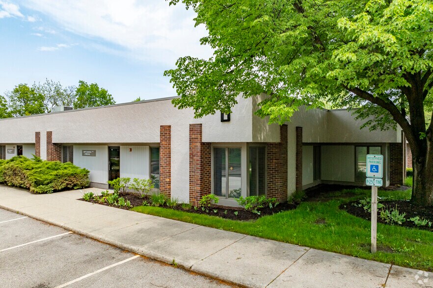 1117 S Milwaukee Ave, Libertyville, IL à vendre - Photo du bâtiment - Image 3 de 13