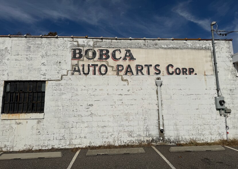 70-72 Jayne Blvd, Port Jefferson Station, NY à louer - Photo du bâtiment - Image 3 de 13