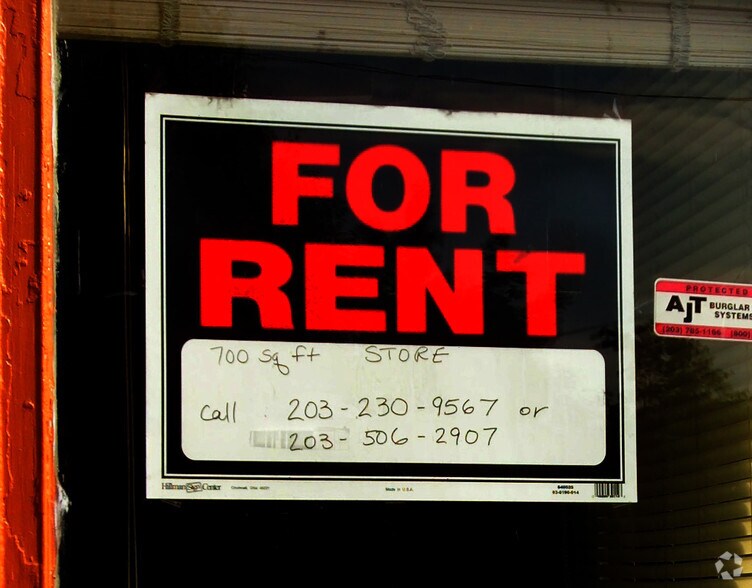 28 Brown St, West Haven, CT à vendre - Photo du bâtiment - Image 2 de 3